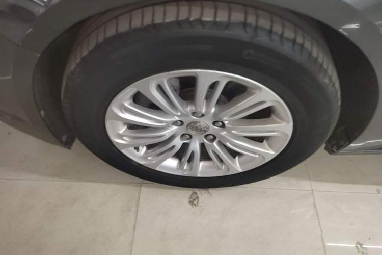 Used Buick LaCrosse 2016 20T Elite Edition Left Front Wheel Hub