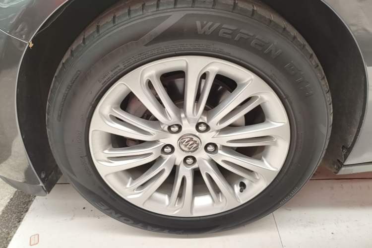 Used Buick LaCrosse 2016 20T Leading Model Left Front Wheel Hub