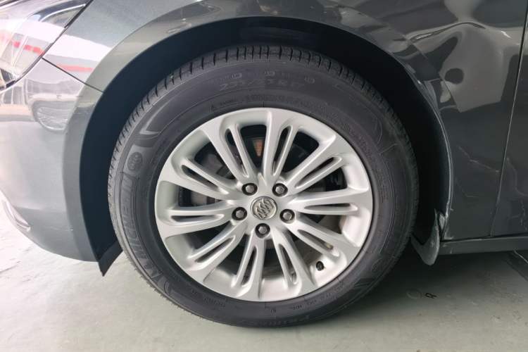 Used Buick LaCrosse 2016 20T Elite Edition Left Front Wheel Hub