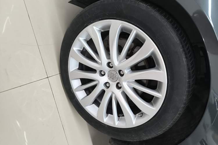 Used Buick LaCrosse 2016 28T Flagship Model Left Front Wheel Hub