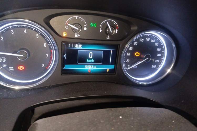 Used Buick LaCrosse 2016 20T Elite Edition Odometer Close Up