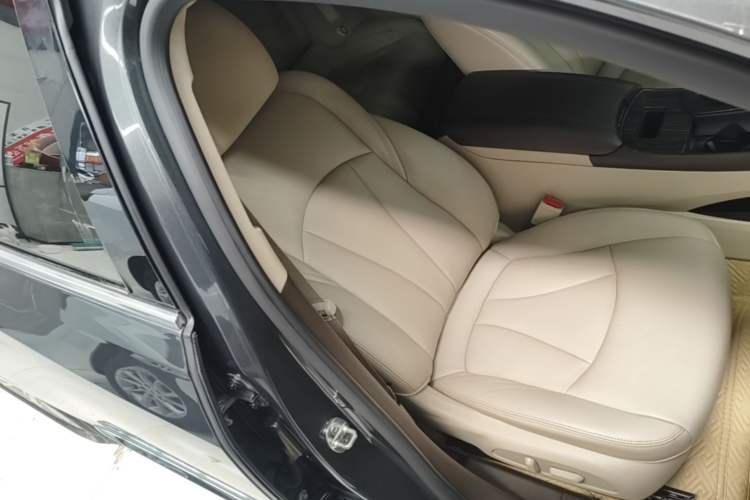 Used Buick LaCrosse 2016 20T Leading Model Right Front Seat