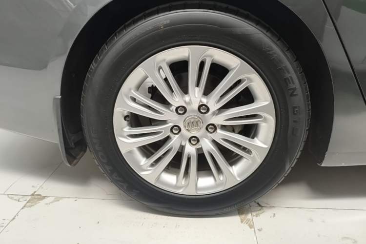 Used Buick LaCrosse 2016 20T Leading Model Right Rear Wheel Hub