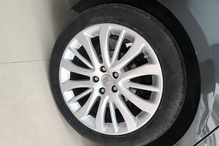 Used Buick LaCrosse 2016 28T Flagship Model Right Rear Wheel Hub