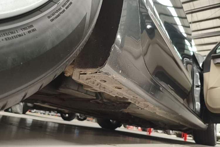 Used Buick LaCrosse 2016 20T Leading Model Right Side Sill