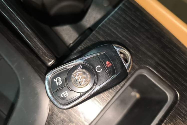Used Buick LaCrosse 2016 28T Flagship Model Vehicle Key