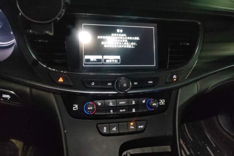 Used Buick LaCrosse 2016 Revised Version 28T Elite Edition Audio And AC Panel
