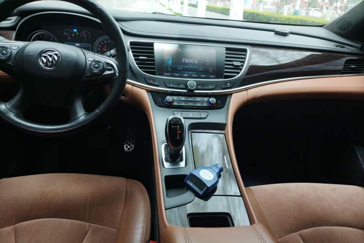 Used Buick LaCrosse 2016 20T Elite Edition Audio And AC Panel