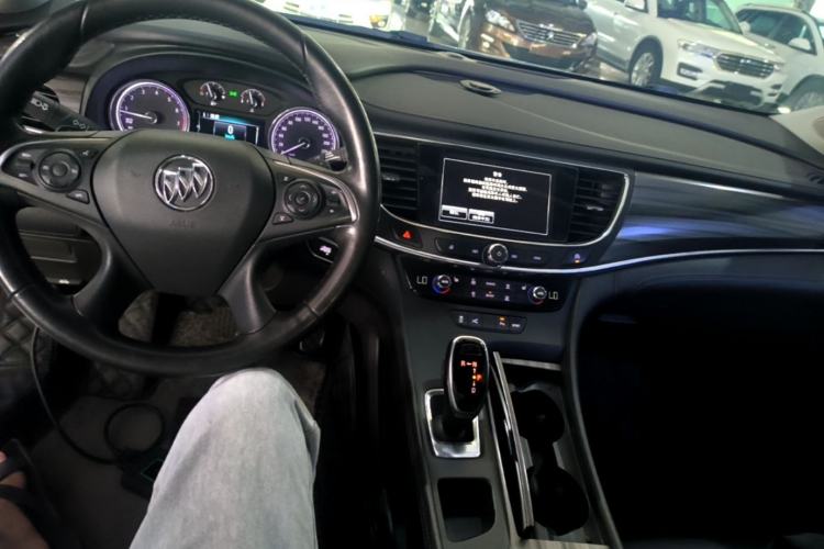 Used Buick LaCrosse 2016 Revised Version 28T Elite Edition Center Console