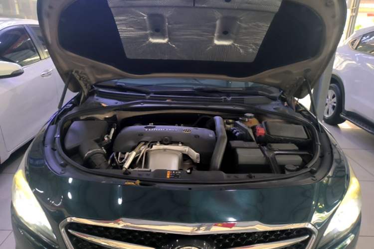 Used Buick LaCrosse 2016 Revised Version 28T Elite Edition Engine Bay