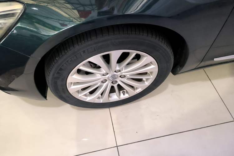 Used Buick LaCrosse 2016 Revised Version 28T Elite Edition Left Front Wheel Hub