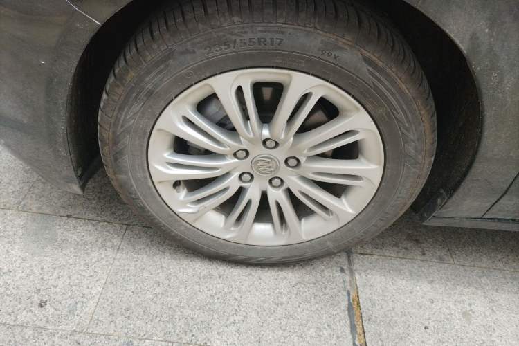 Used Buick LaCrosse 2016 20T Elite Edition Left Front Wheel Hub