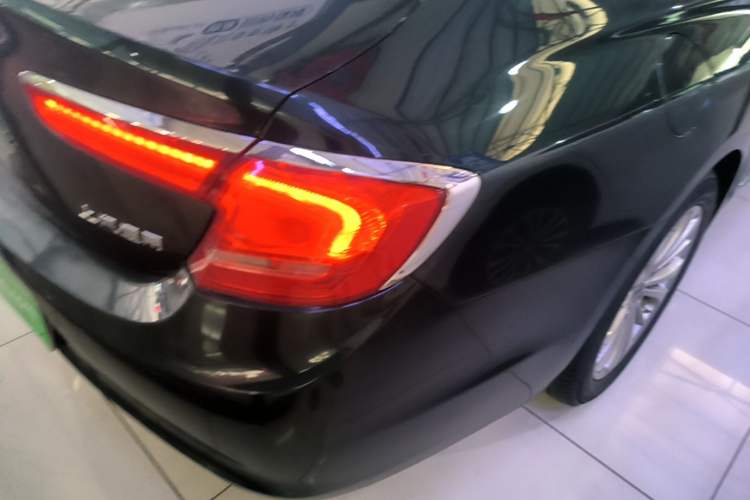 Used Buick LaCrosse 2016 Revised Version 28T Elite Edition Right Rear Taillight