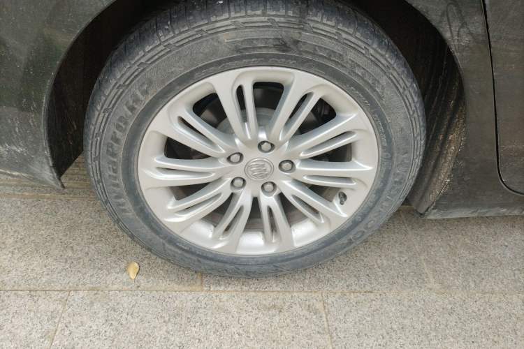 Used Buick LaCrosse 2016 20T Elite Edition Right Rear Wheel Hub