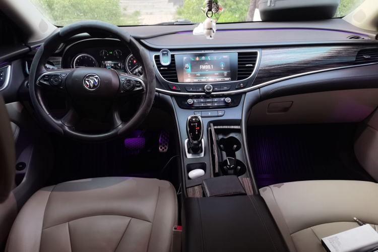 Used Buick LaCrosse 2016 20T Leading Model Center Console