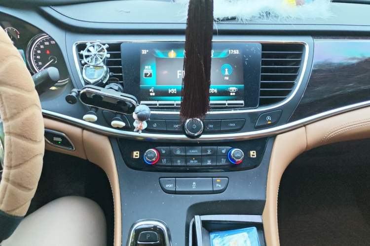Used Buick LaCrosse 2016 20T Elite Edition Audio And AC Panel