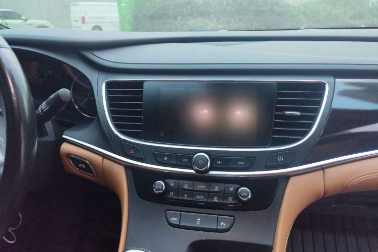 Used Buick LaCrosse 2016 20T Elite Edition Audio And AC Panel