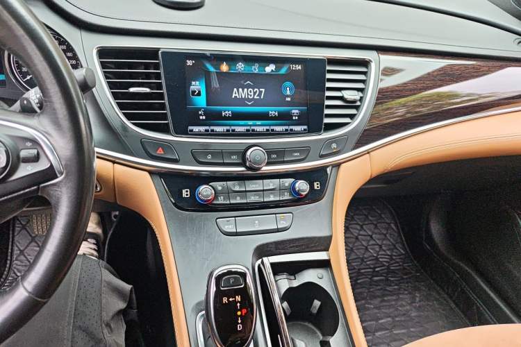 Used Buick LaCrosse 2016 20T Elite Edition Audio And AC Panel
