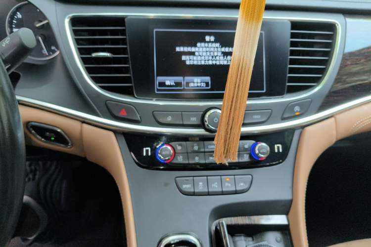 Used Buick LaCrosse 2016 20T Luxury Model Audio And AC Panel