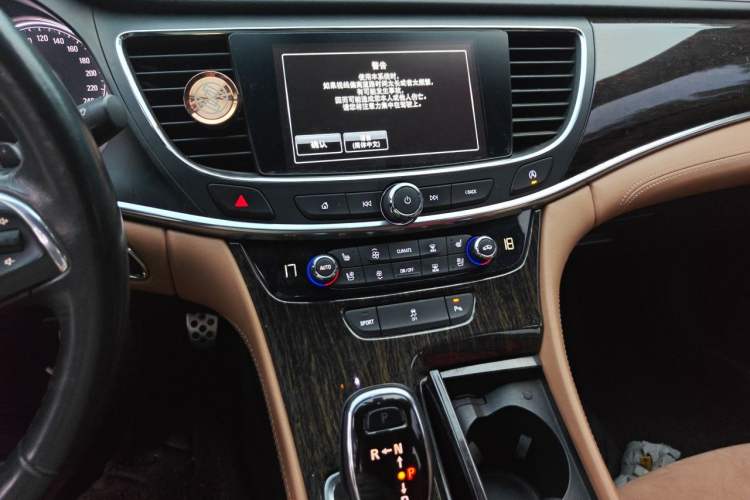 Used Buick LaCrosse 2016 28T Elite Model Audio And AC Panel