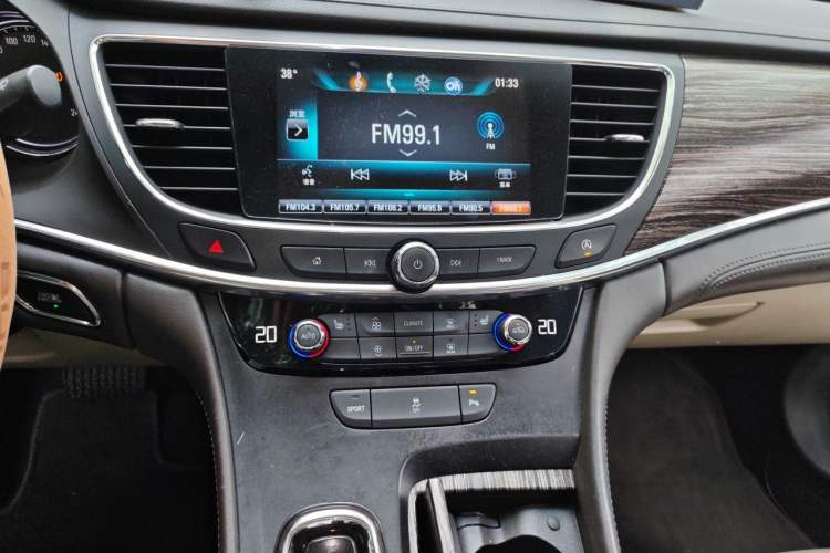 Used Buick LaCrosse 2016 20T Leading Model Audio And AC Panel