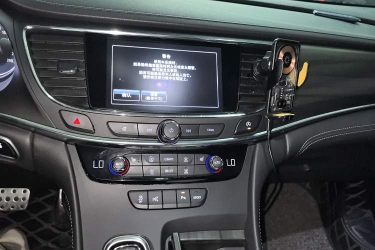 Used Buick LaCrosse 2016 Revised Version 28T Elite Edition Audio And AC Panel