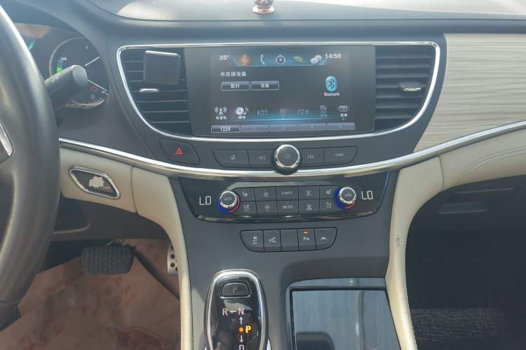 Used Buick LaCrosse 2016 30H Luxury Version Audio And AC Panel