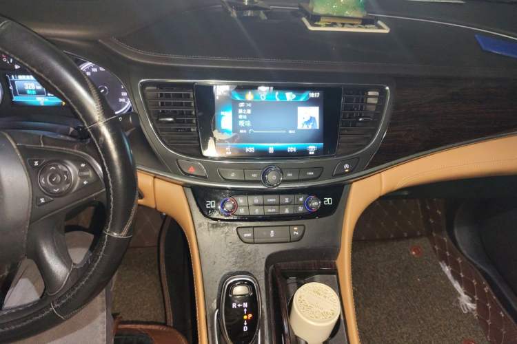 Used Buick LaCrosse 2016 20T Elite Edition Audio And AC Panel