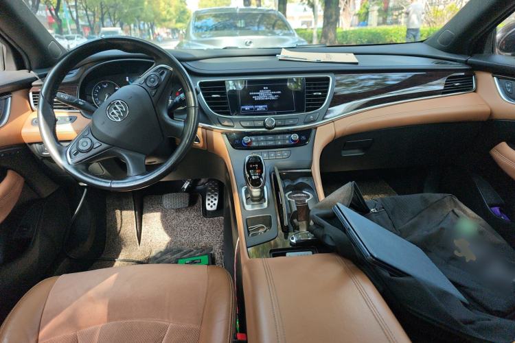 Used Buick LaCrosse 2016 20T Luxury Model Center Console