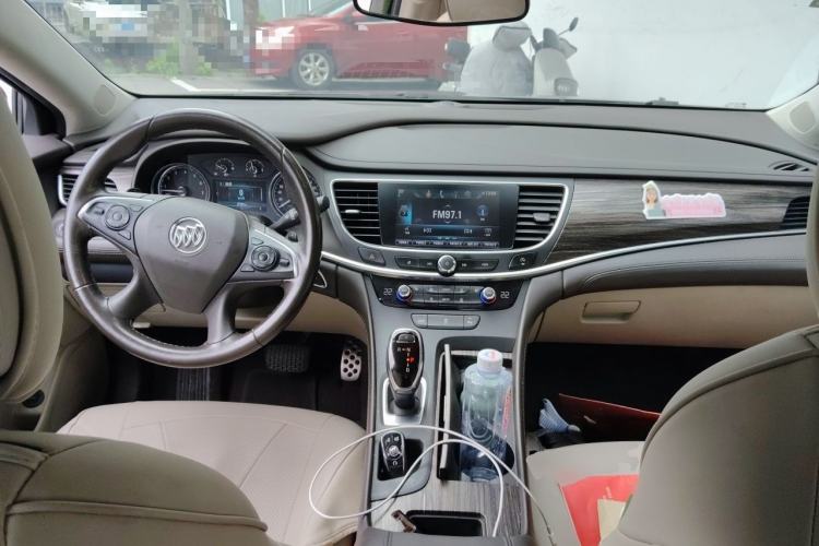 Used Buick LaCrosse 2016 20T Leading Model Center Console