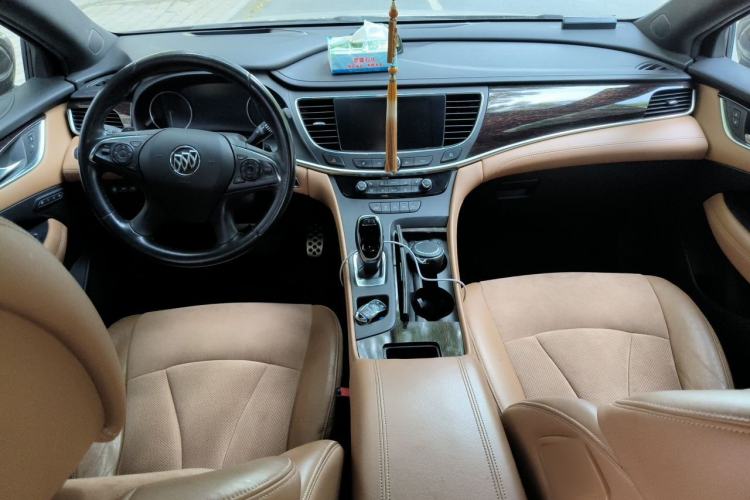 Used Buick LaCrosse 2016 20T Luxury Model Center Console