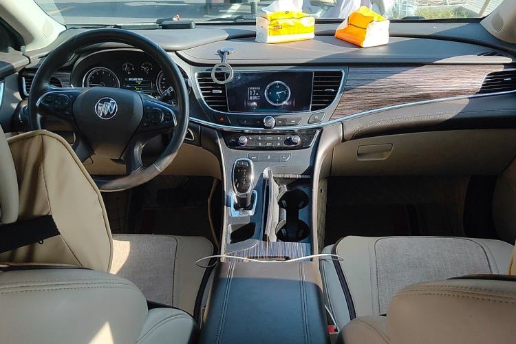 Used Buick LaCrosse 2016 Revised 20T Leading Edition Center Console