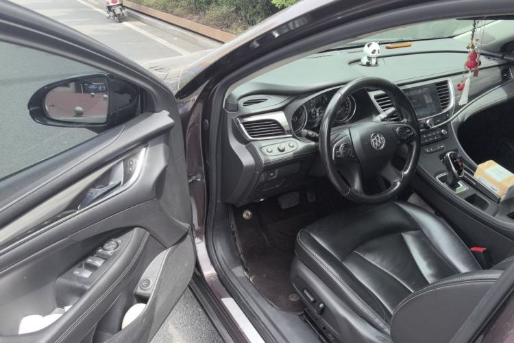 Used Buick LaCrosse 2016 28T Luxury Version Driver Seat