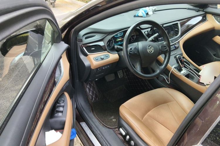 Used Buick LaCrosse 2016 28T Luxury Version Driver Seat