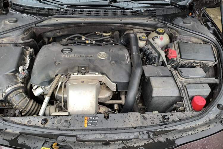 Used Buick LaCrosse 2016 28T Elite Model Engine Bay