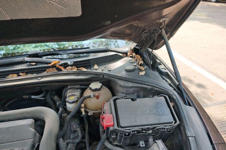 Used Buick LaCrosse 2016 20T Luxury Model Engine Bay Left