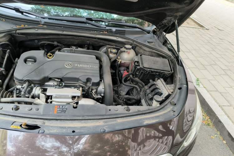 Used Buick LaCrosse 2016 20T Luxury Model Engine Bay Left