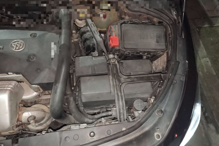 Used Buick LaCrosse 2016 28T Luxury Version Engine Bay Left