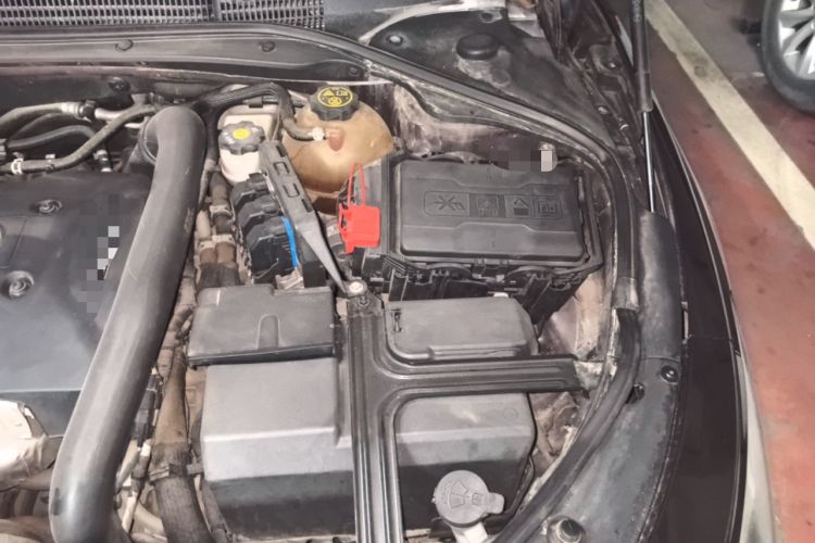 Used Buick LaCrosse 2016 Revised Version 28T Elite Edition Engine Bay Left