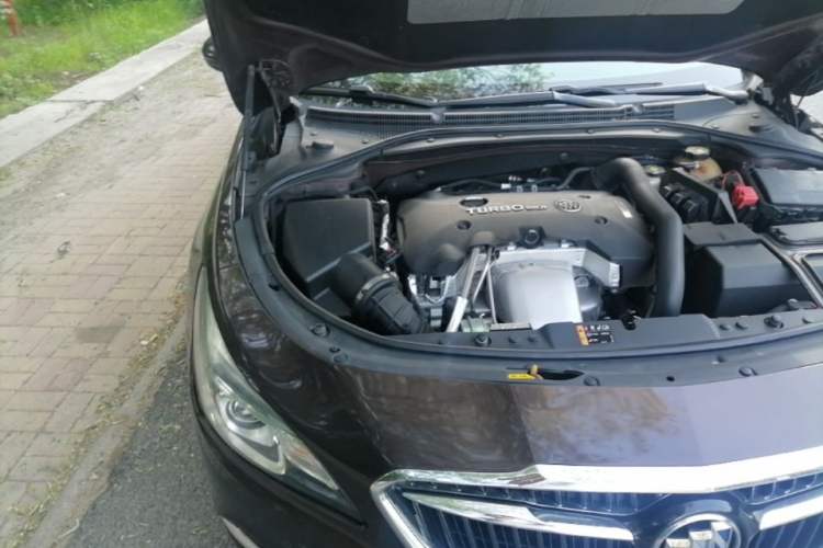 Used Buick LaCrosse 2016 28T Premium Edition Engine Bay Right