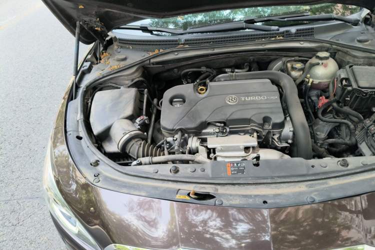 Used Buick LaCrosse 2016 20T Luxury Model Engine Bay Right