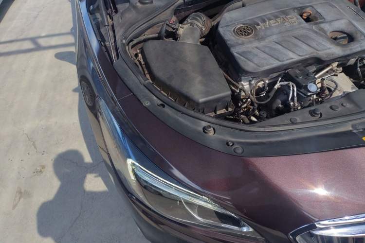 Used Buick LaCrosse 2016 30H Luxury Version Engine Bay Right