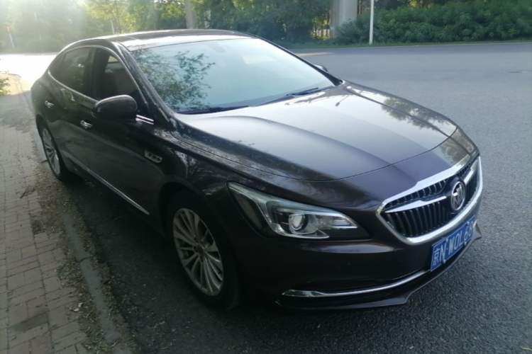 Used Buick LaCrosse 2016 28T Premium Edition Front Right 45 Deg