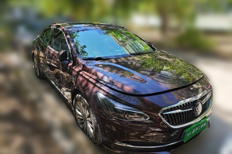 Used Buick LaCrosse 2016 28T Luxury Version Front Right 45 Deg
