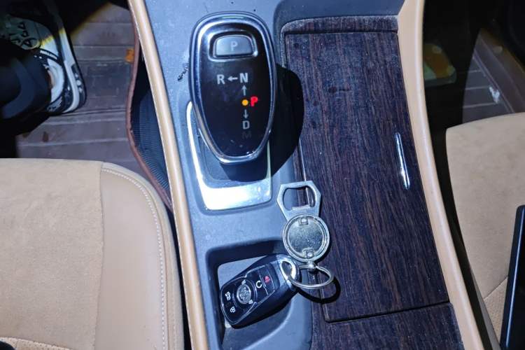 Used Buick LaCrosse 2016 20T Elite Edition Gear Lever