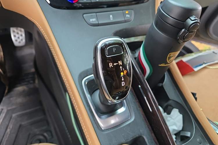 Used Buick LaCrosse 2016 20T Elite Edition Gear Lever