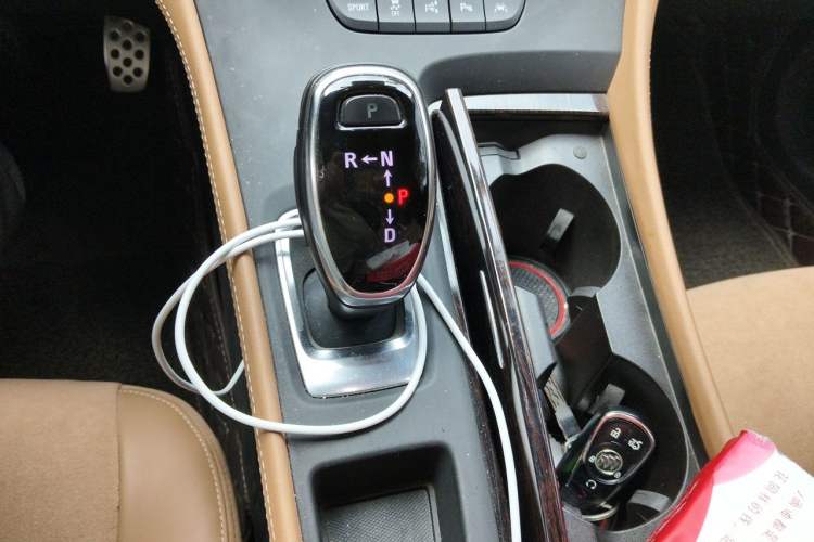 Used Buick LaCrosse 2016 28T Luxury Version Gear Lever