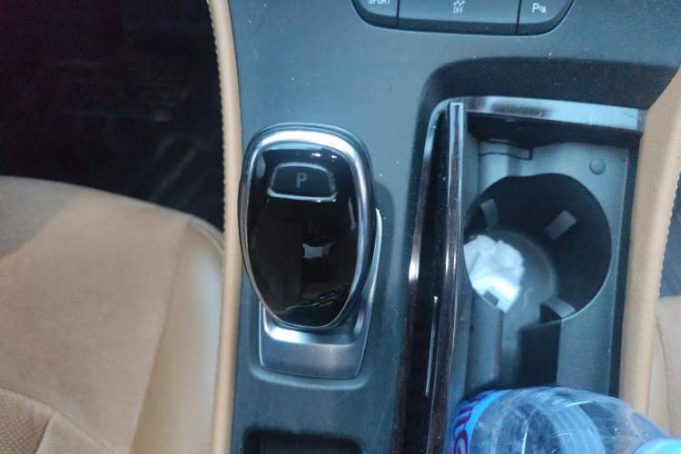 Used Buick LaCrosse 2016 20T Elite Edition Gear Lever