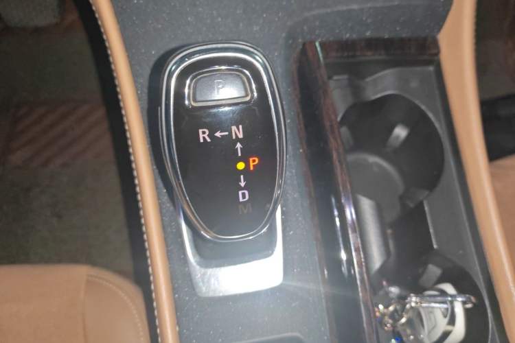 Used Buick LaCrosse 2016 20T Elite Edition Gear Lever