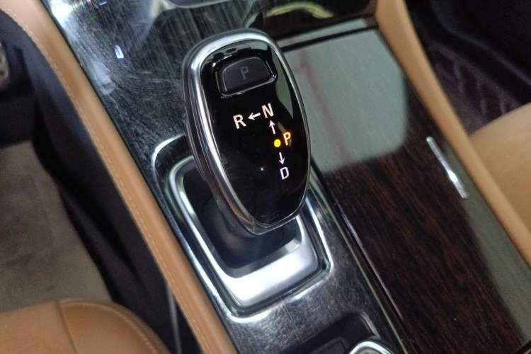 Used Buick LaCrosse 2016 20T Elite Edition Gear Lever